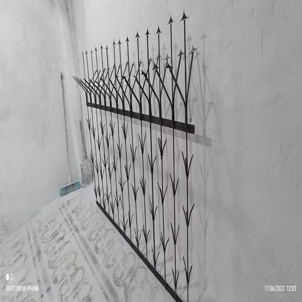 طراحی و فروش حفاظ شمشادی با رنگ کوره‌ای مشکی و کرم