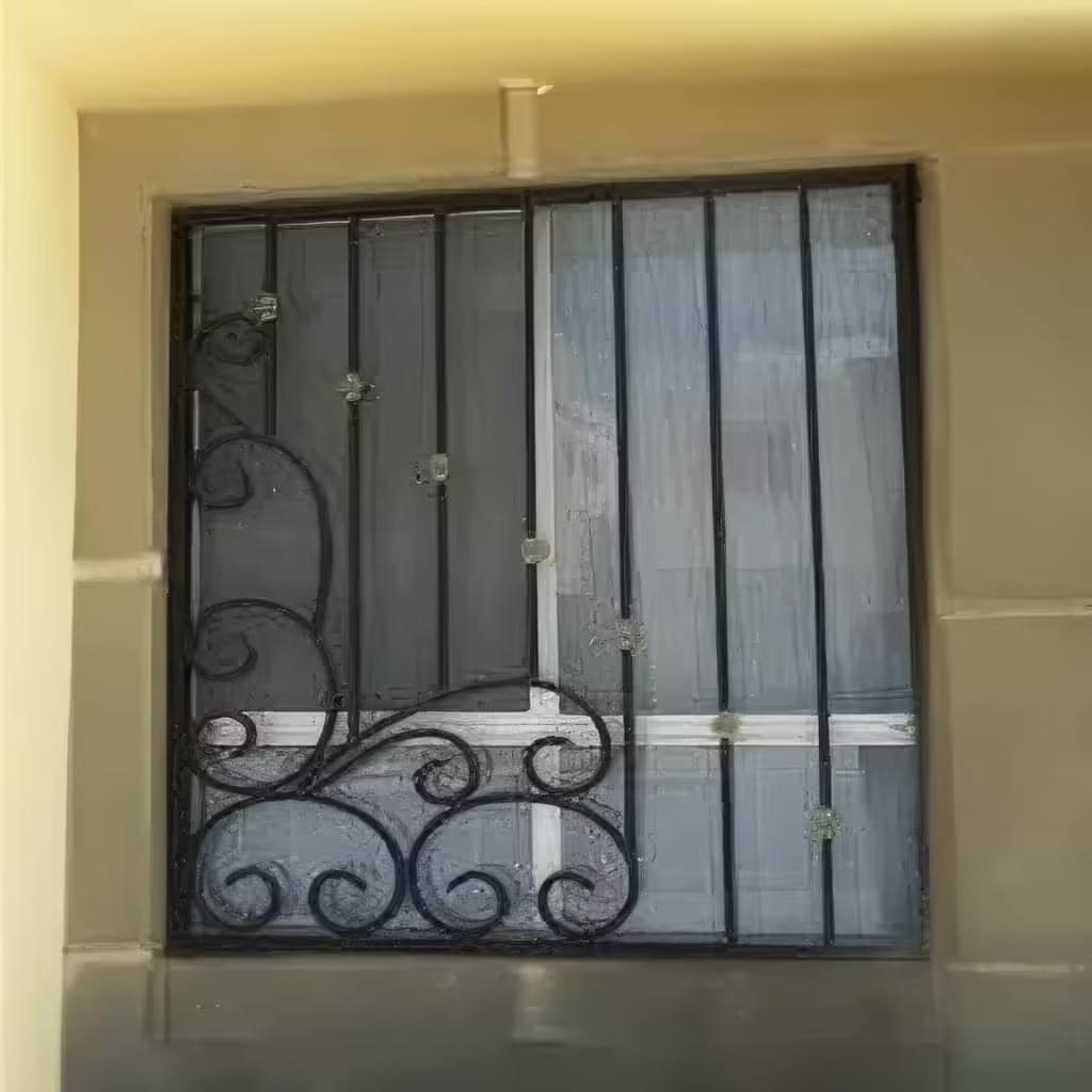 حفاظ پنجره مدل گل پیچ با طراحی پیچک‌های اسپیرال