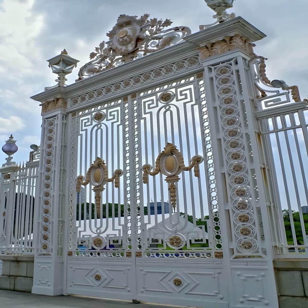 درب حیاط در یاسوج