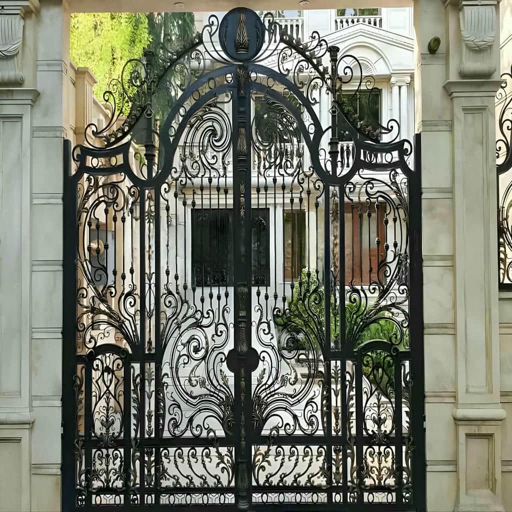 درب حیاط در نوشهر