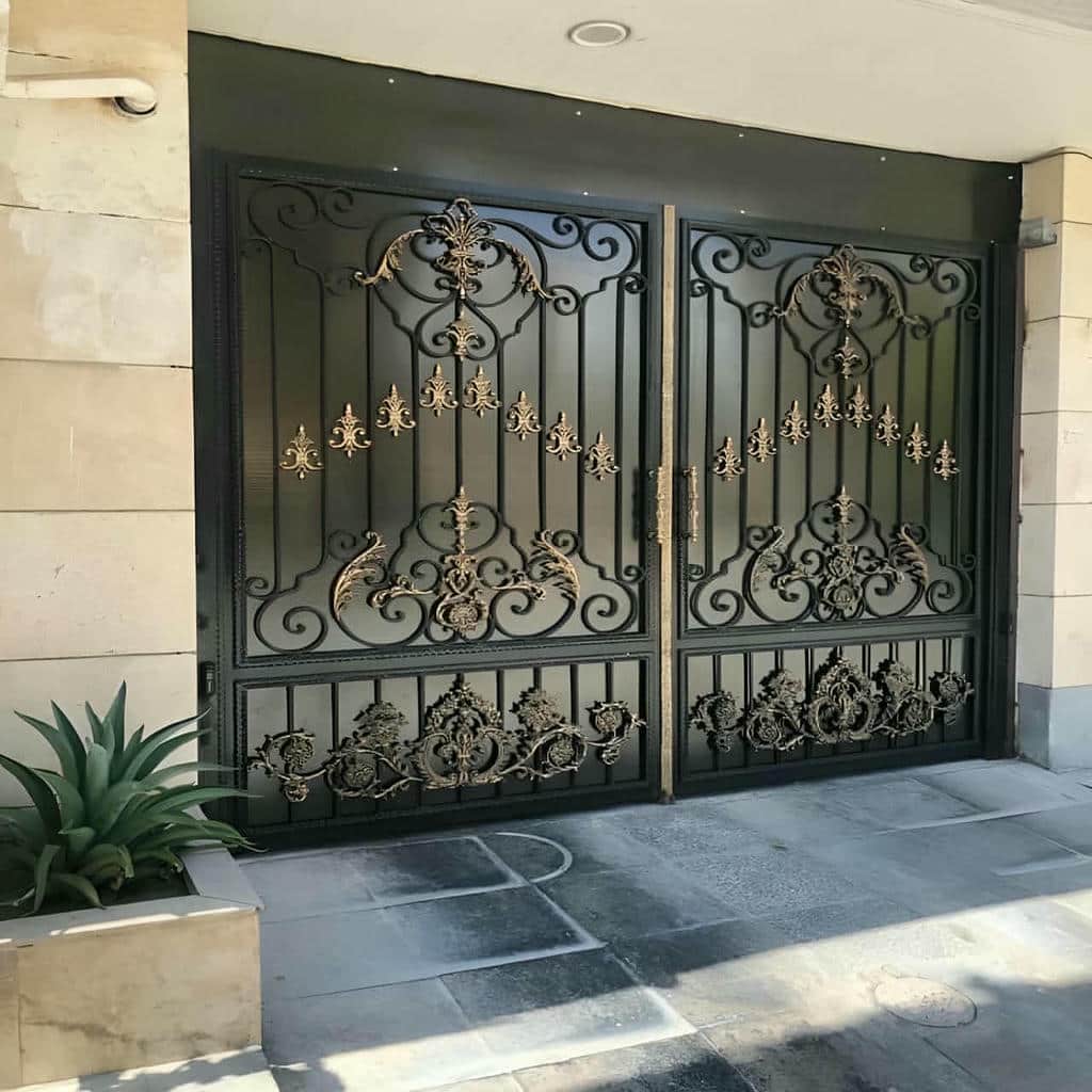 قیمت درب حیاط یراق صنعتی در مشهد