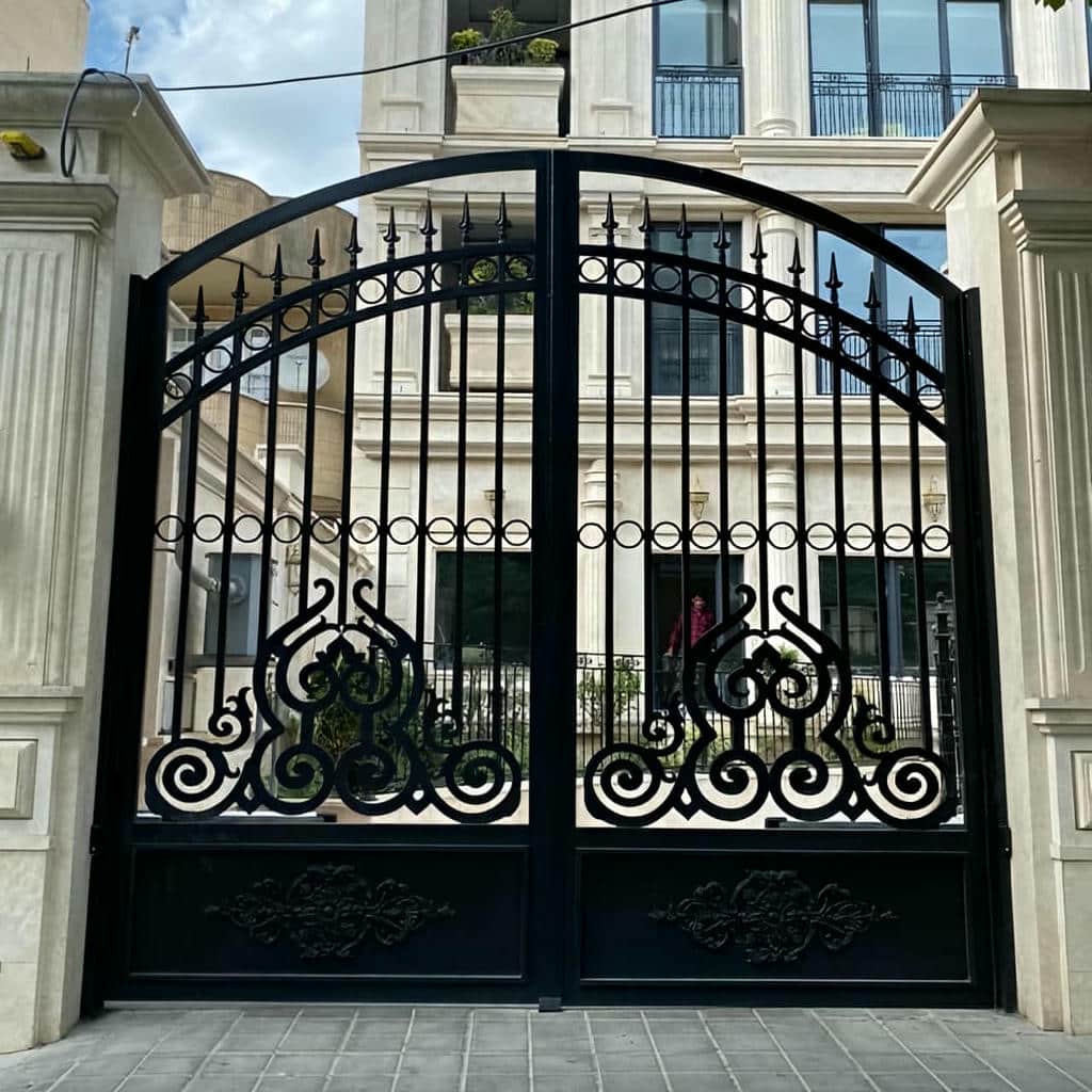 قیمت درب حیاط فرفورژه در همدان