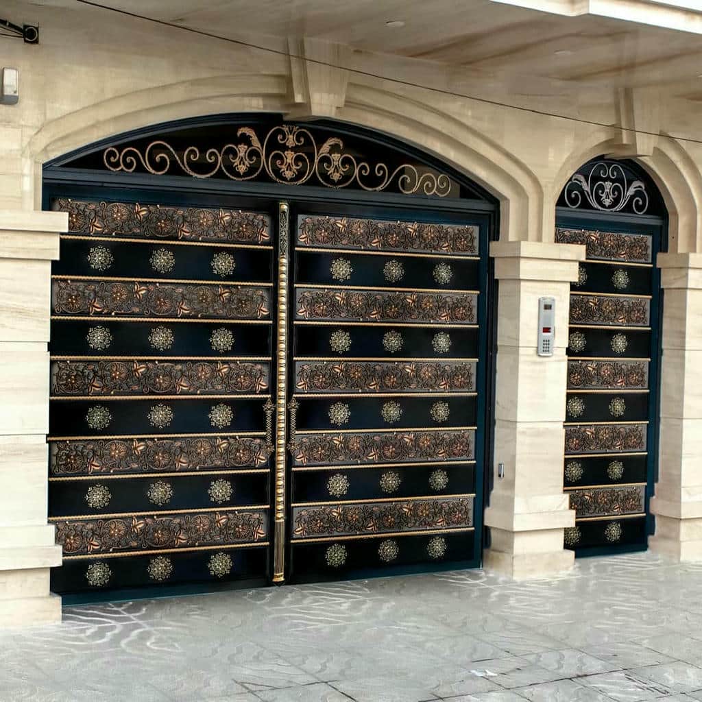 درب حیاط در کردان