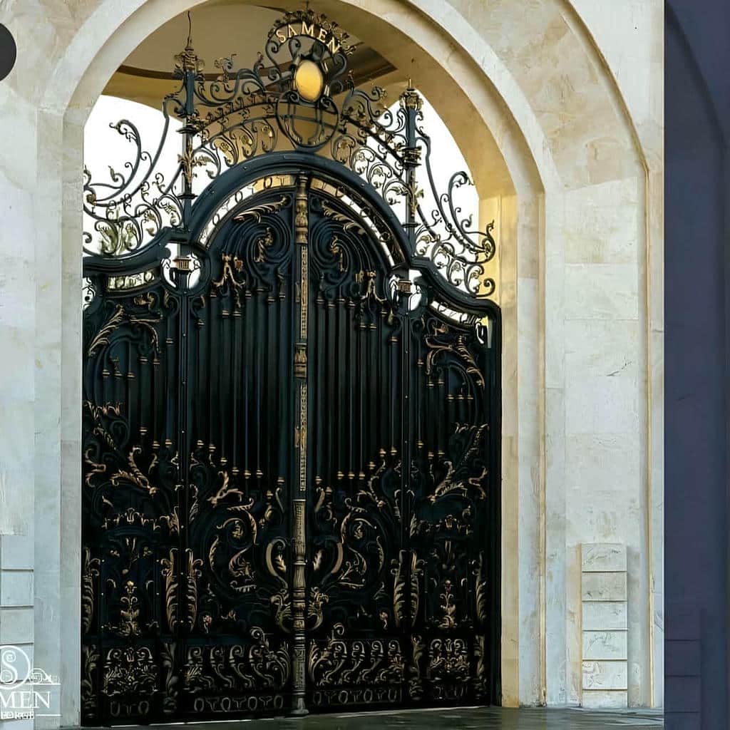 درب حیاط در بیرجند