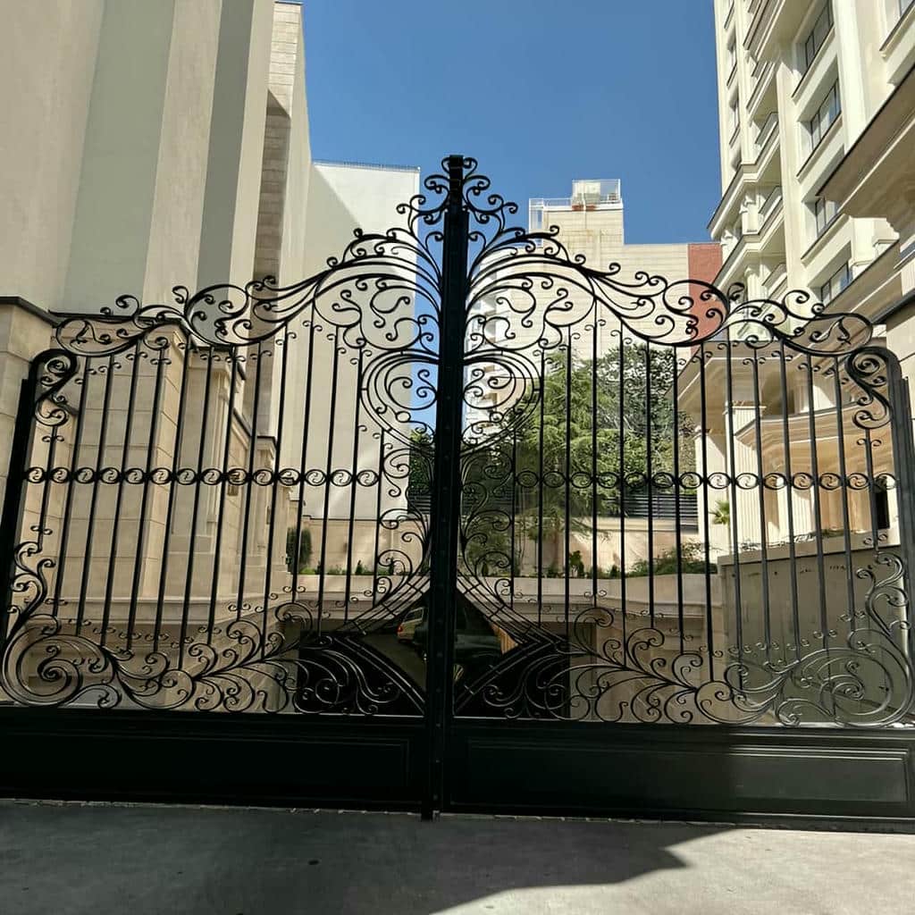 نصب درب حیاط ویلایی مدرن در بندر بوشهر