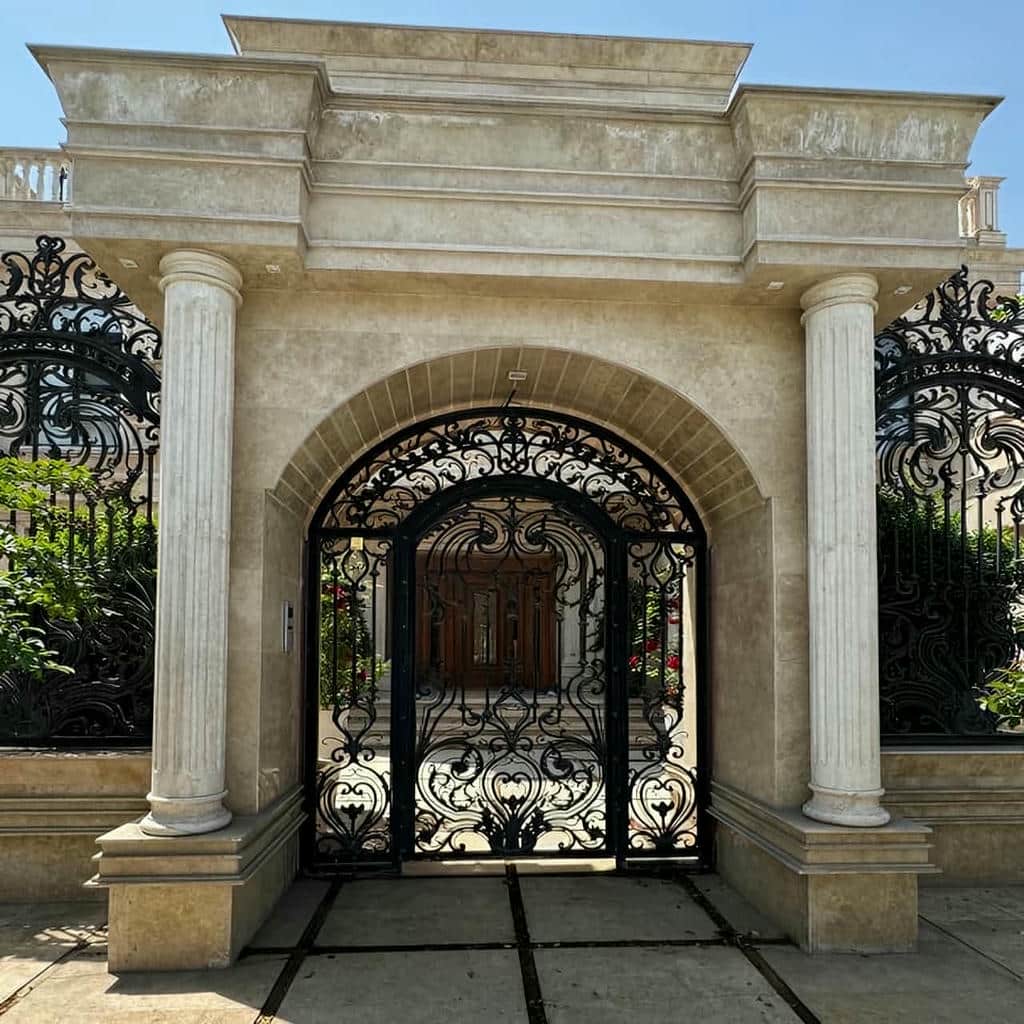 درب حیاط در نیشابور