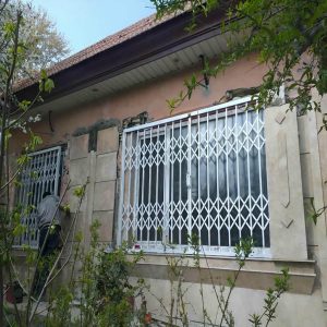 درب آکاردئونی در مشهد