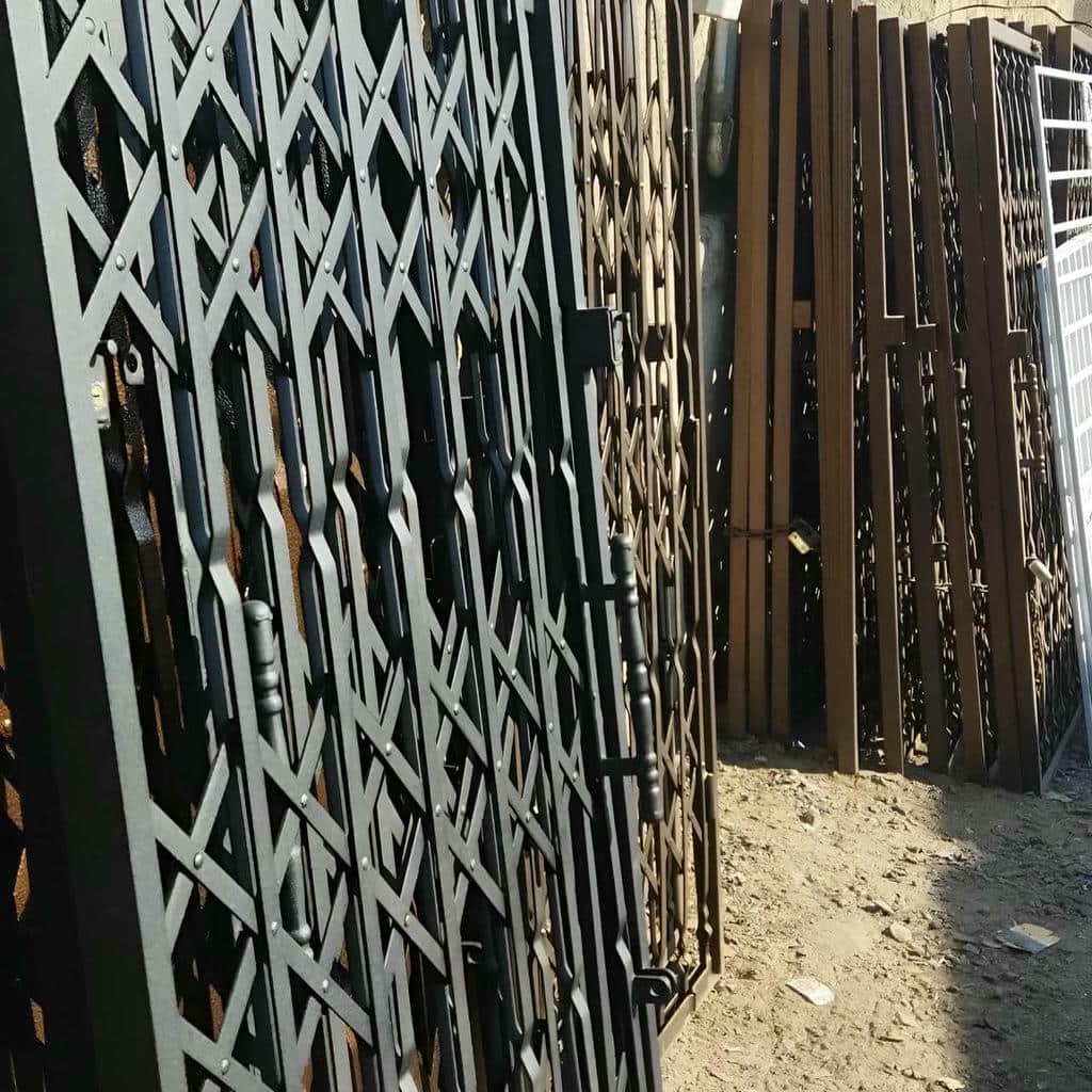 قیمت درب آکاردئونی سه گل در نیشابور
