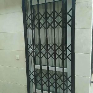 درب آکاردئونی در پردیس