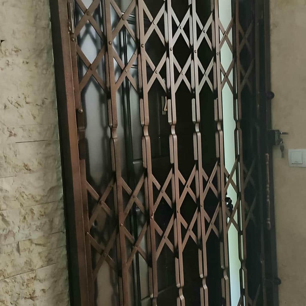 نصب درب آکاردئونی چهارگل در ارومیه