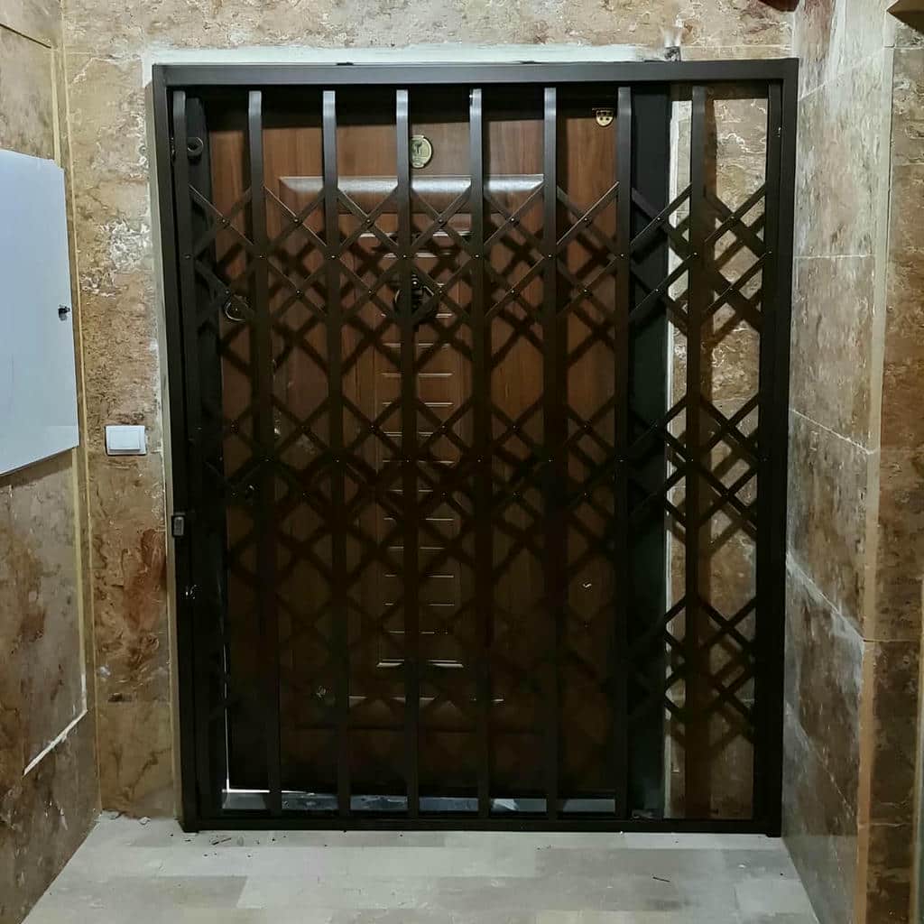 نصب درب آکاردئونی چهارگل در تهران