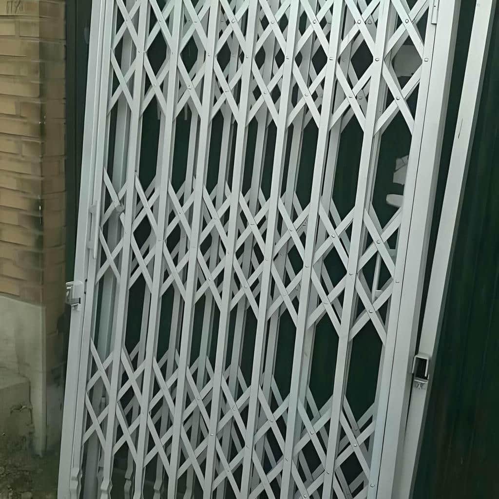 نصب درب آکاردئونی چهارگل در قزوین
