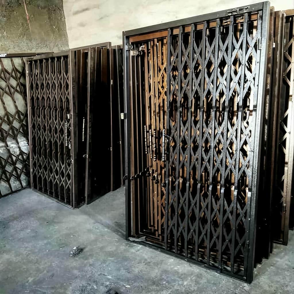 قیمت درب آکاردئونی سه گل در گنبدکاووس
