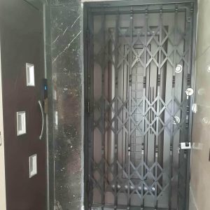 درب آکاردئونی در مریوان