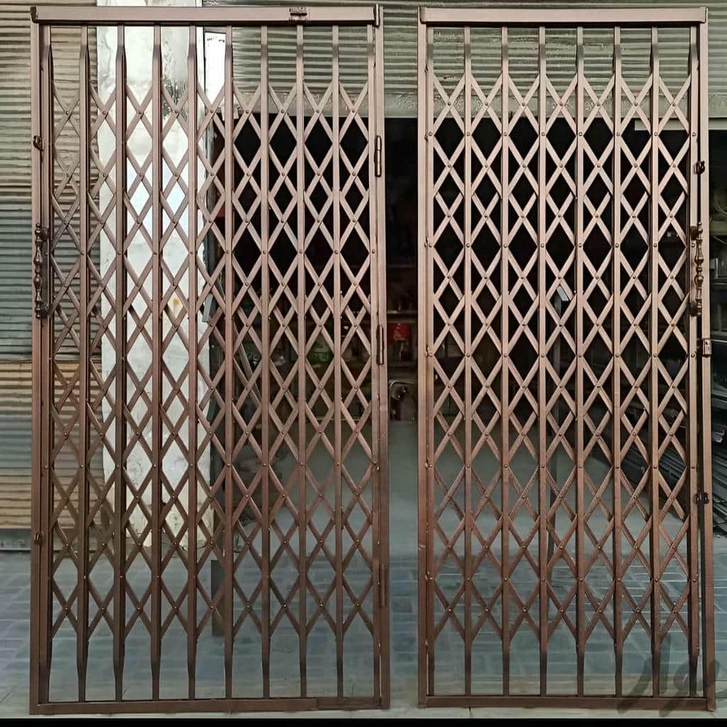 درب آکاردئونی در اراک
