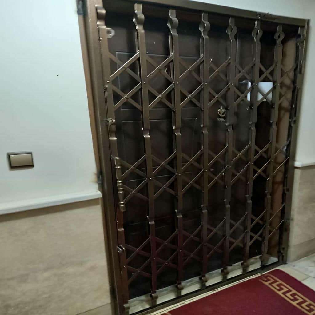 فروش درب آکاردئونی تمام گل در زاهدان