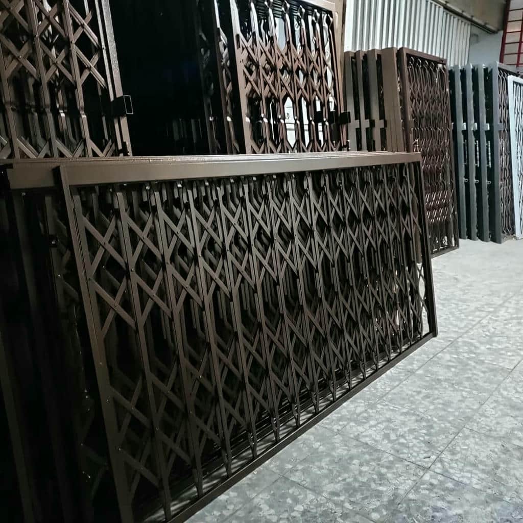درب آکاردئونی در محمودآباد