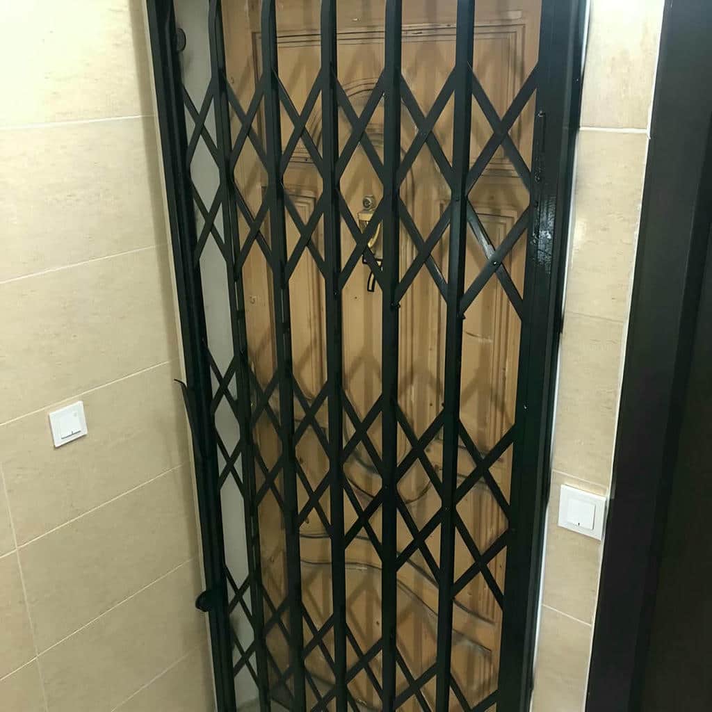 نصب درب آکاردئونی چهارگل در سقز
