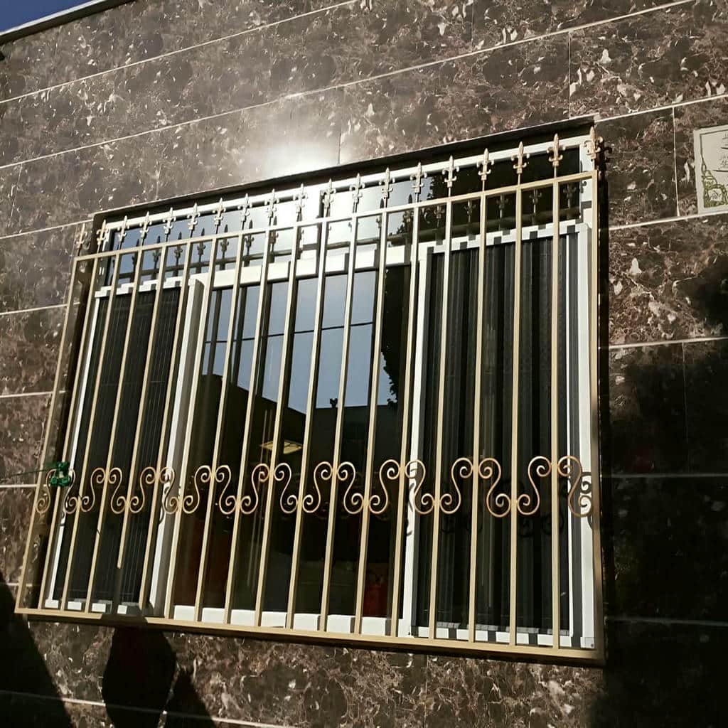 نصب حفاظ پنجره نرده آهنی ساده در پردیس