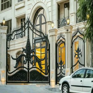 درب حیاط در اندیشه