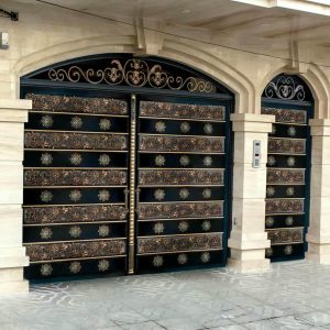 درب حیاط در کردان
