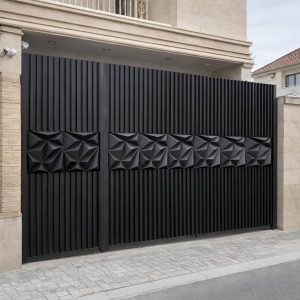 درب حیاط در فیروزکوه