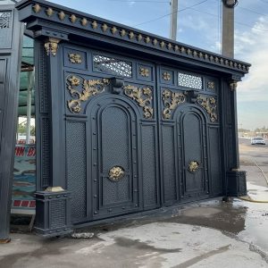 درب حیاط در طالقان