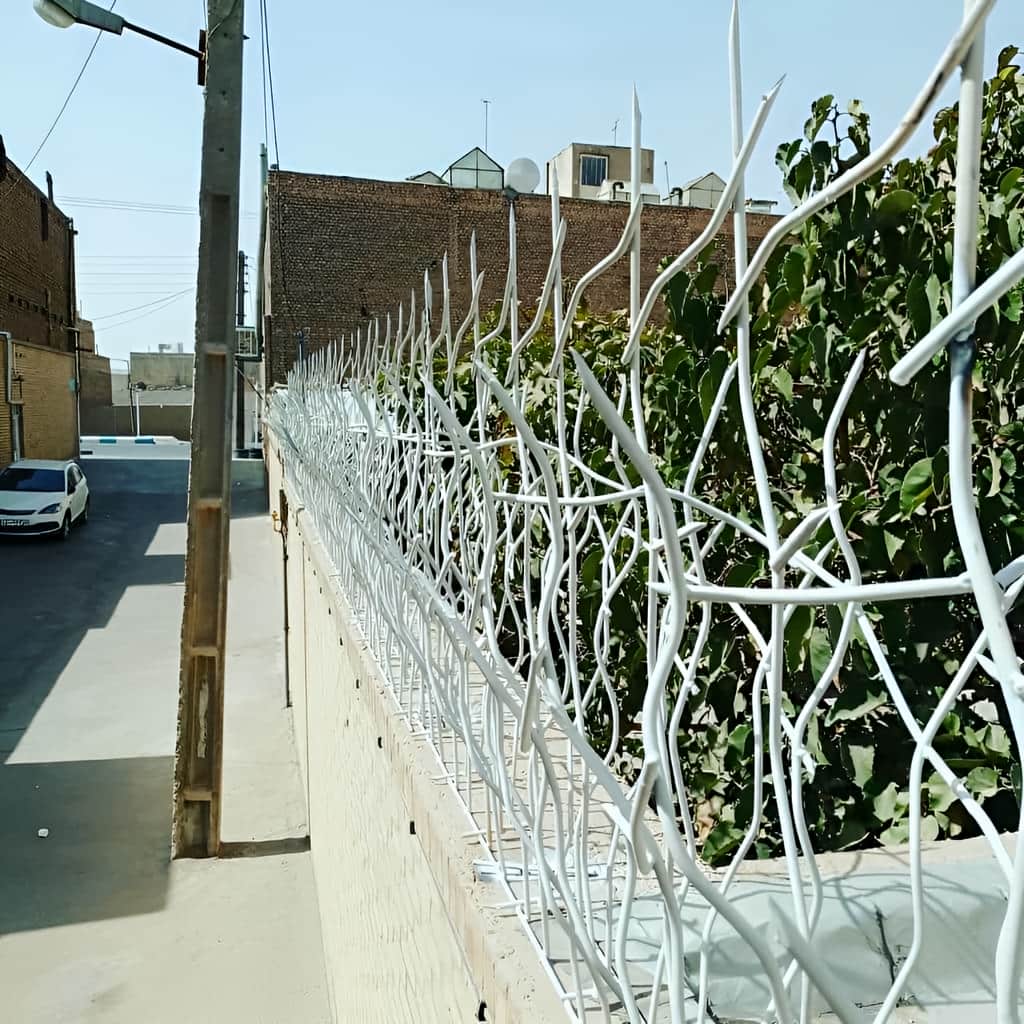 اتصال حفاظ روی دیوار با رنگ مقاوم برای فضای باز