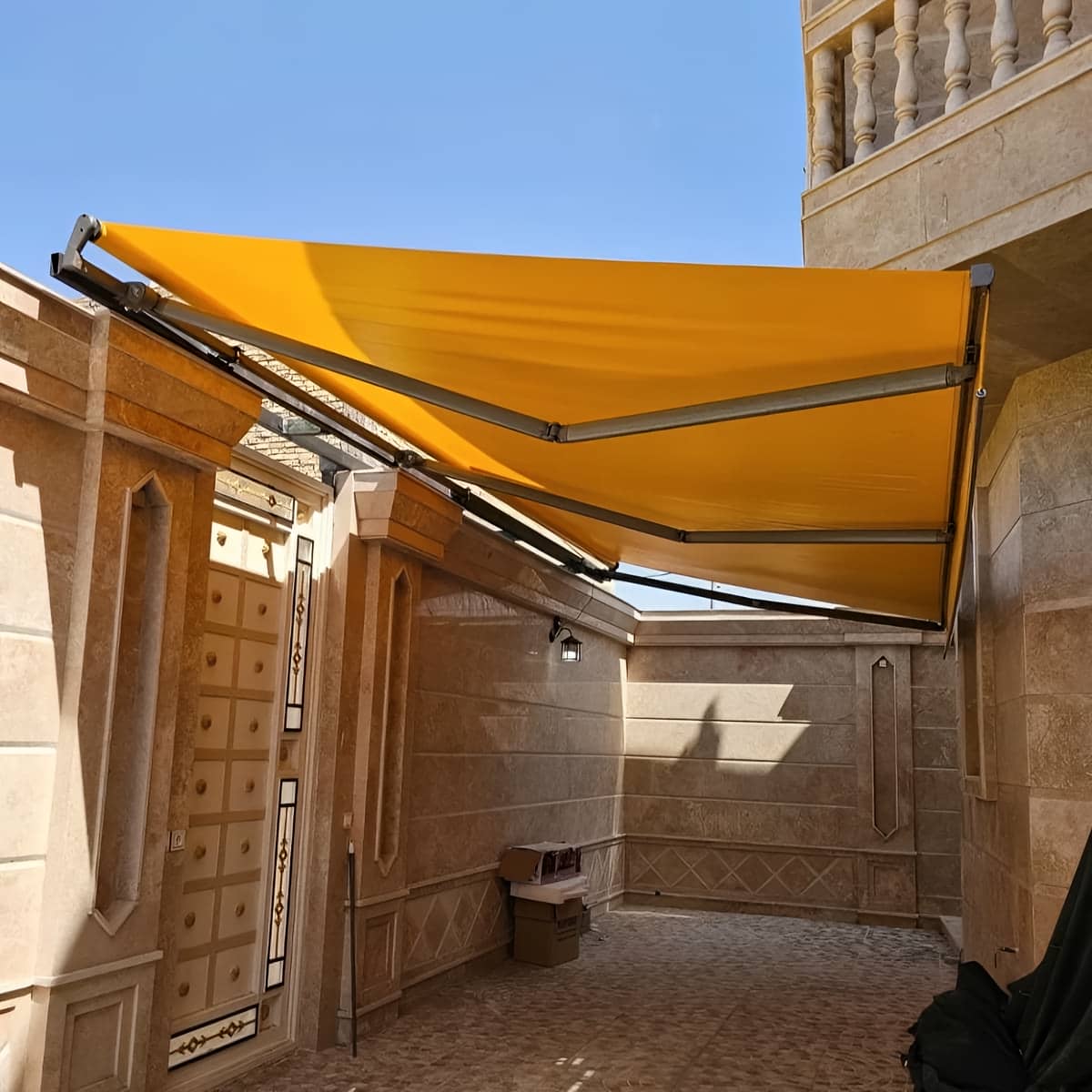 سایبان برقی مدل چتری با پایه مناسب محوطه سایبان برقی مدل چتری با پایه مناسب محوطه