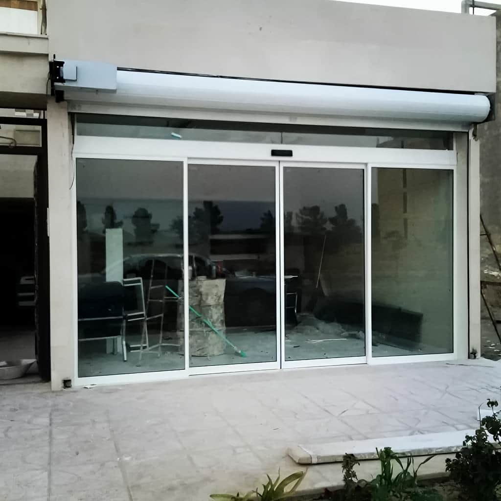 سفارش درب شیشه ای سکوریت برای ورودی هتل