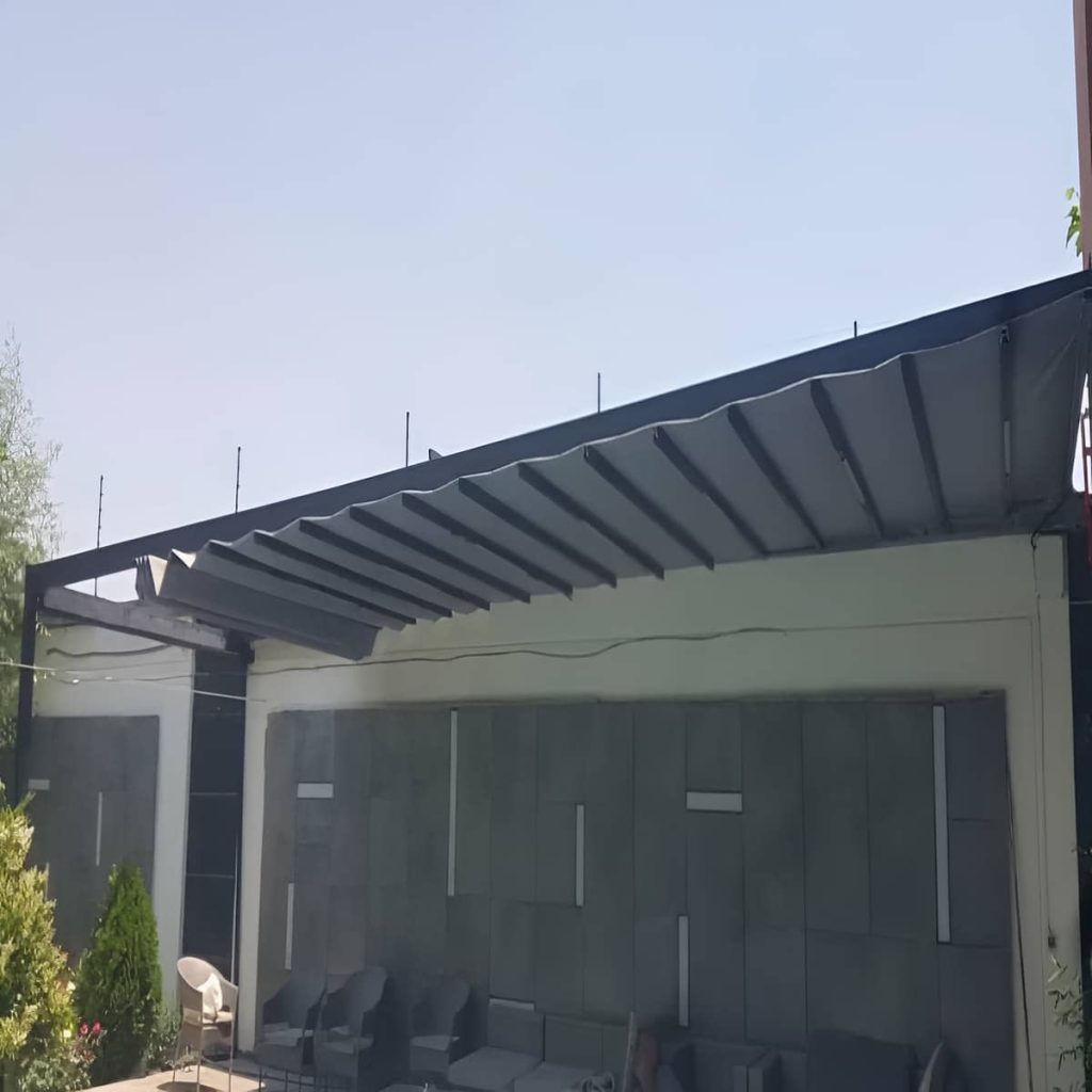 ساخت سقف متحرک تراس با آب‌بندی اصولی