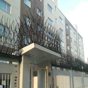 حفاظ شاخ گوزنی خار دار برای دیوارهای ایمن