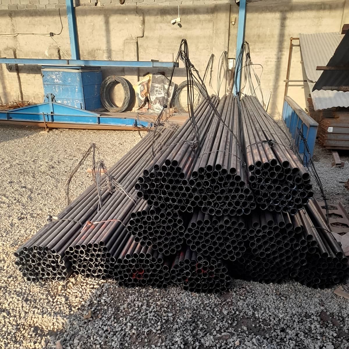 لوله داربست در پروژه عمرانی برای تعمیر پل شهری لوله داربست در پروژه عمرانی برای تعمیر پل شهری