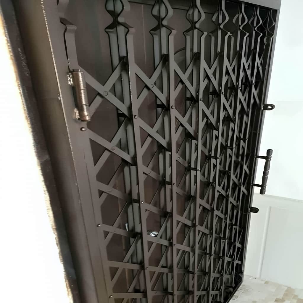 خرید درب آکاردئونی قفل مخفی کتابی با بررسی شرایط پروژه