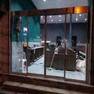 6 مدل درب اتوماتیک شیشه ای تک لنگه لولایی