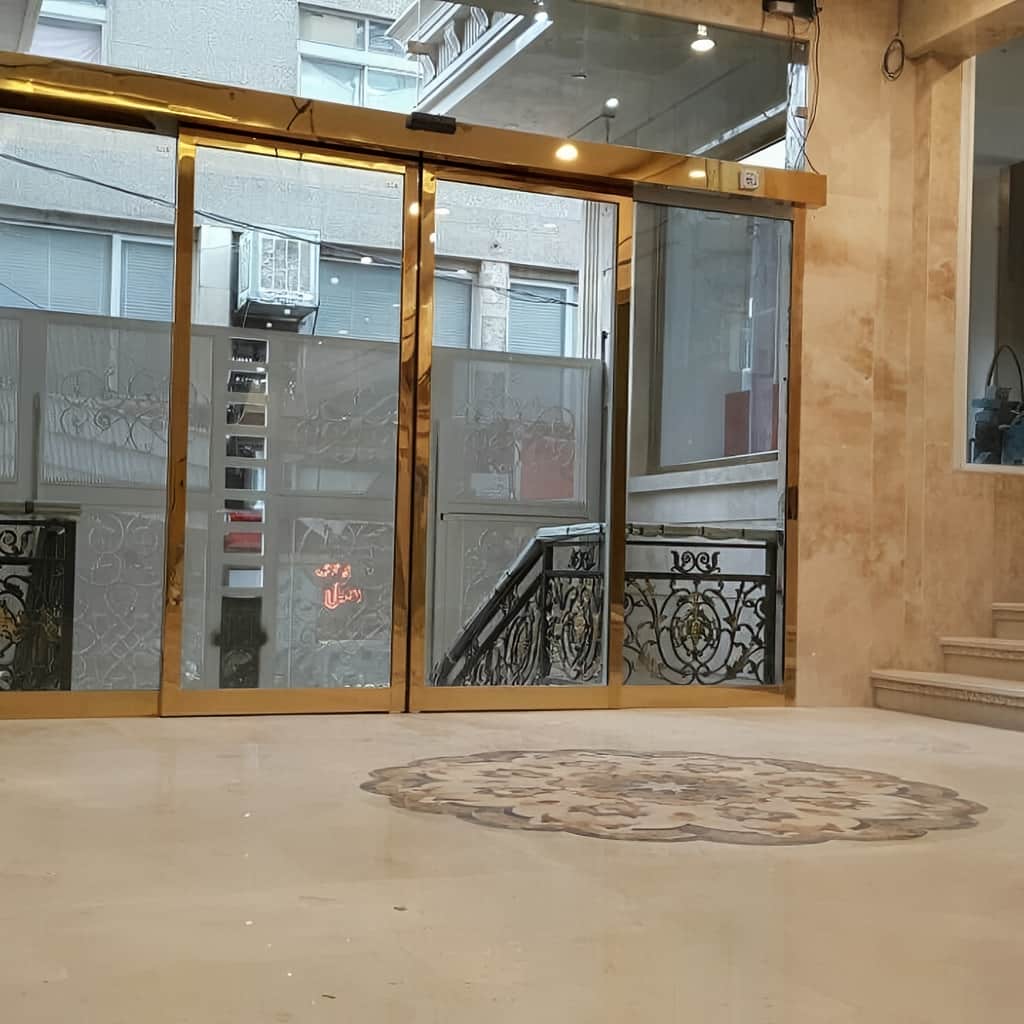 درب اتوماتیک شیشه ای تلسکوپی عرض کم با شیشه سکوریت