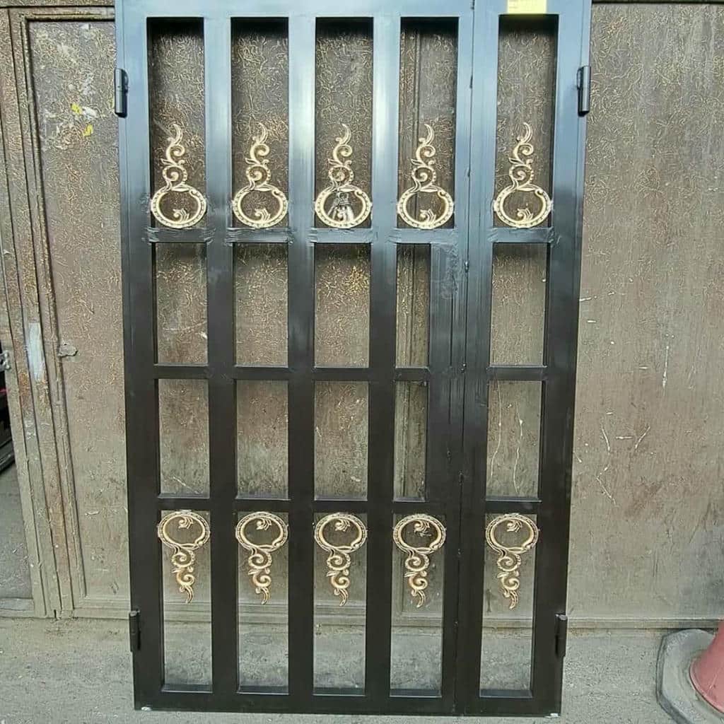 حفاظ درب ضد سرقت فلزی برای ورودی واحد مسکونی