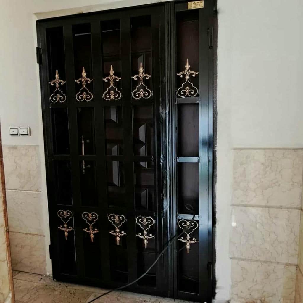 حفاظ پشت درب آپارتمان ریلی برای ورودی کم‌فضا