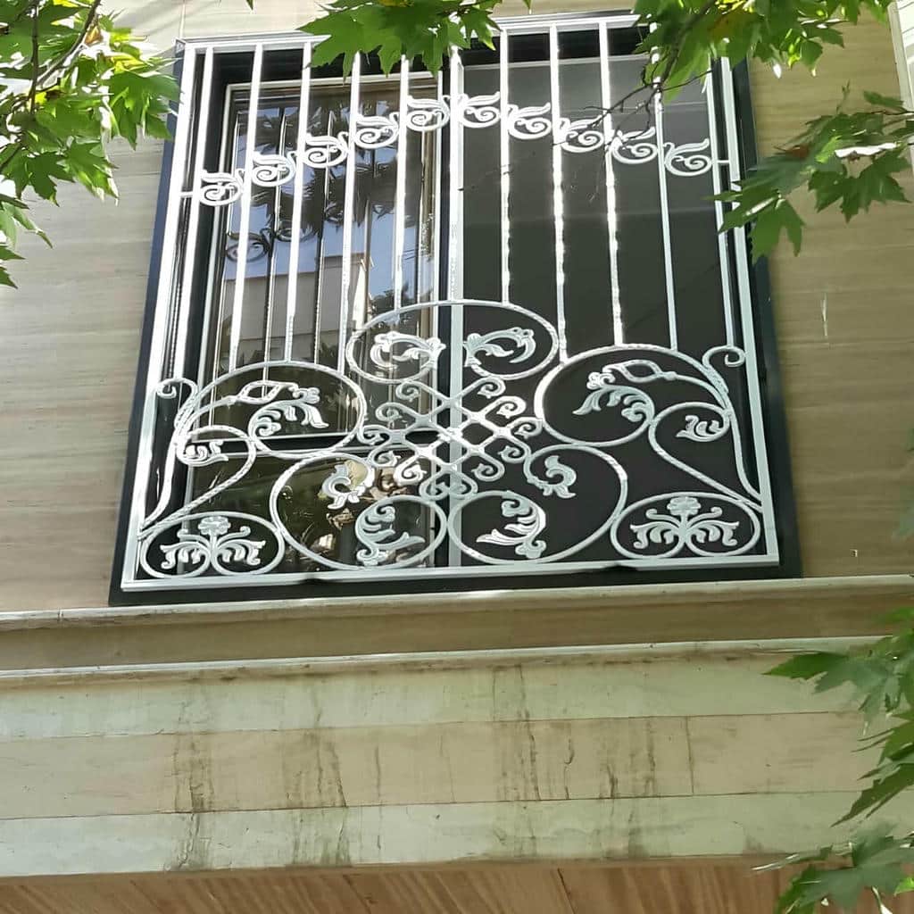 سفارش نرده پنجره فلزی شاسی دار بر اساس شرایط واقعی پروژه
