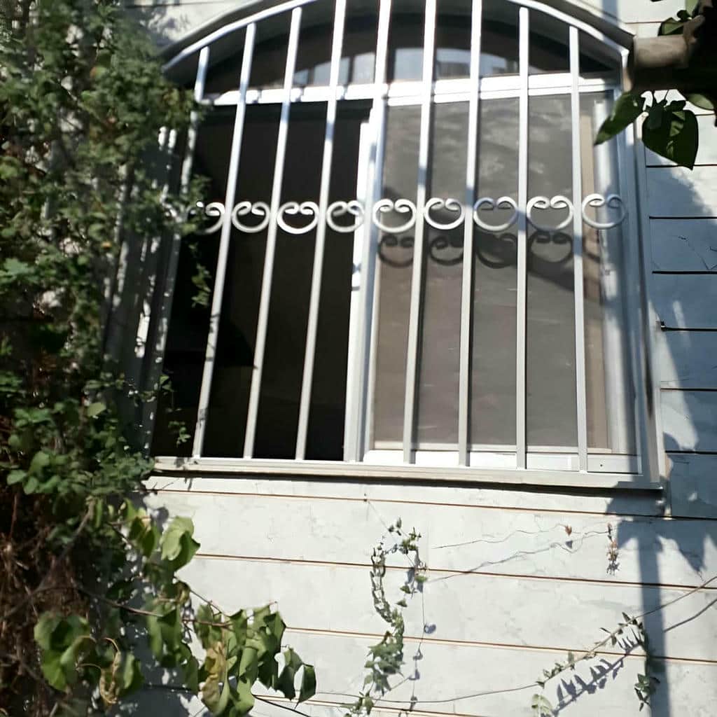ساخت حفاظ پنجره رنگی کوره ای با پروفیل آهنی مقاوم