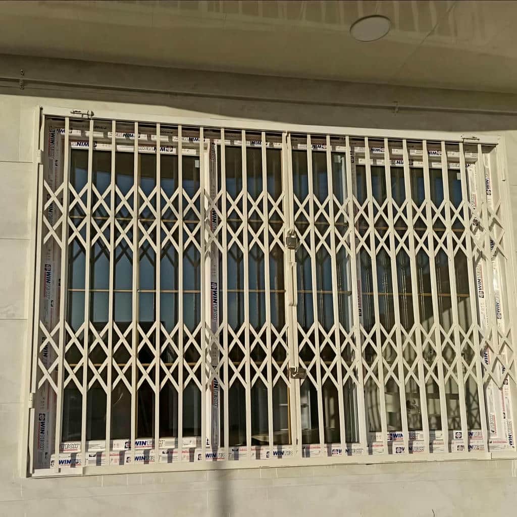 فروش حفاظ پنجره شیک قاب دار مناسب نمای مدرن