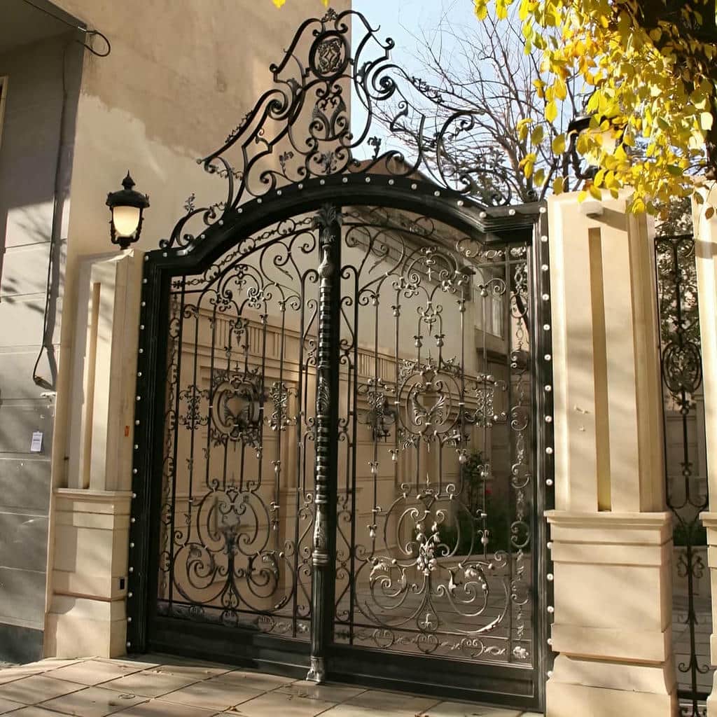 ساخت درب حیاط کتیبه دار با پروفیل مستحکم