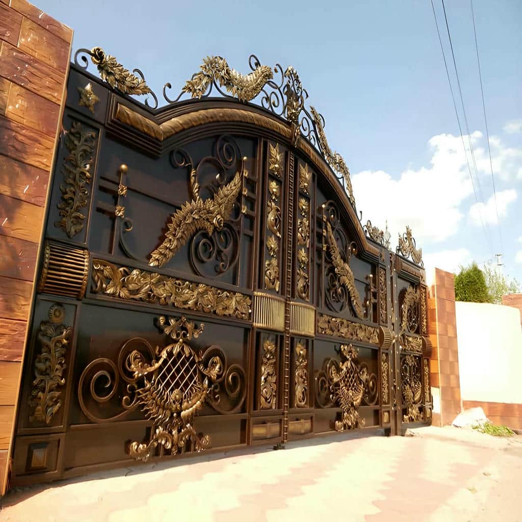 اجرای درب حیاط نمای آجری برای ورودی ماشین رو
