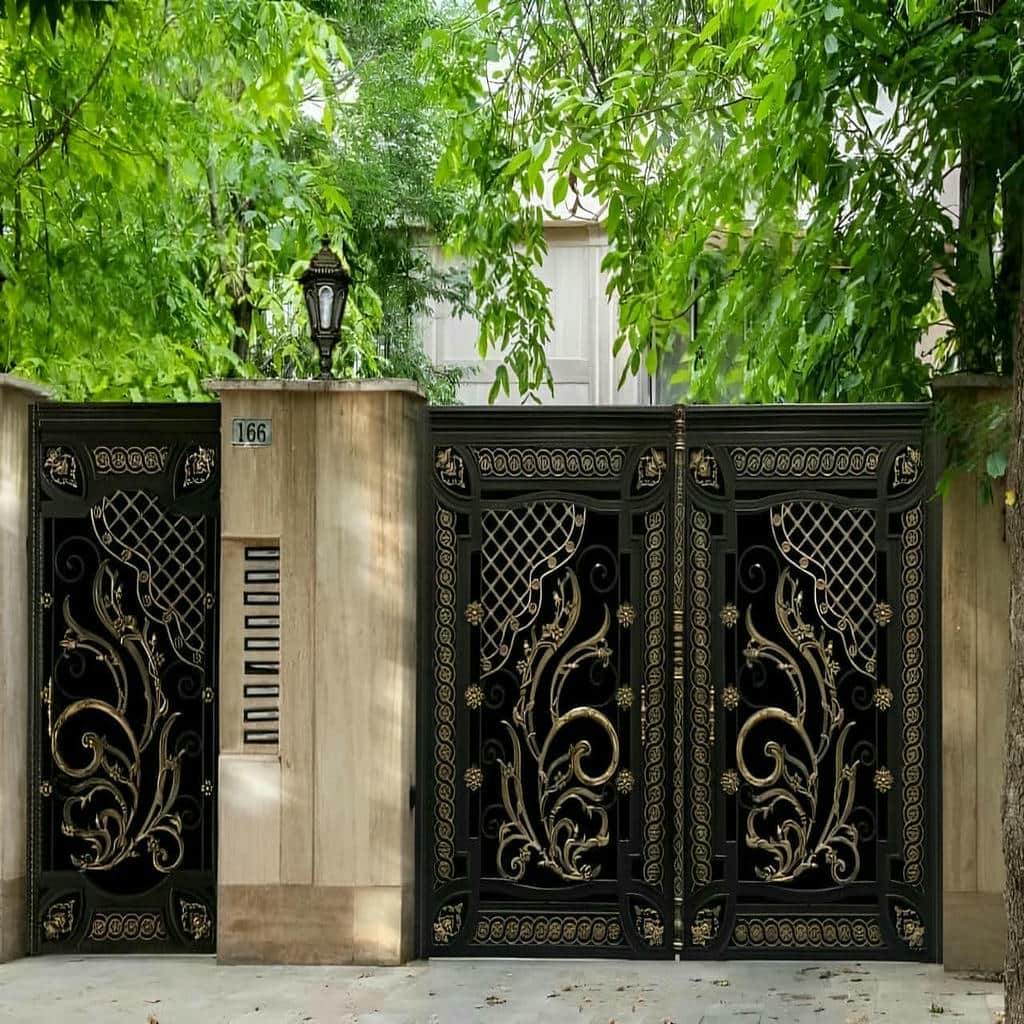 درب حیاط بزرگ پارکینگ مناسب ورودی پروژه عریض
