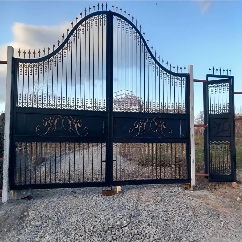 درب حیاط بزرگ پارکینگ ریلی برای حیاط کمعمق