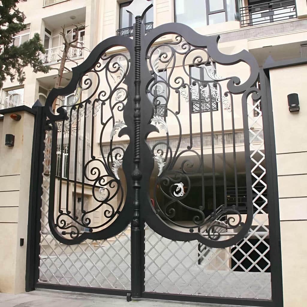 سفارش درب پارکینگ دو لنگه عریض هماهنگ با نمای ورودی