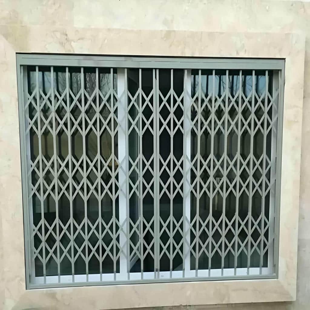 خرید حفاظ پنجره فرفورژه گل نرده با طرح هماهنگ با نما