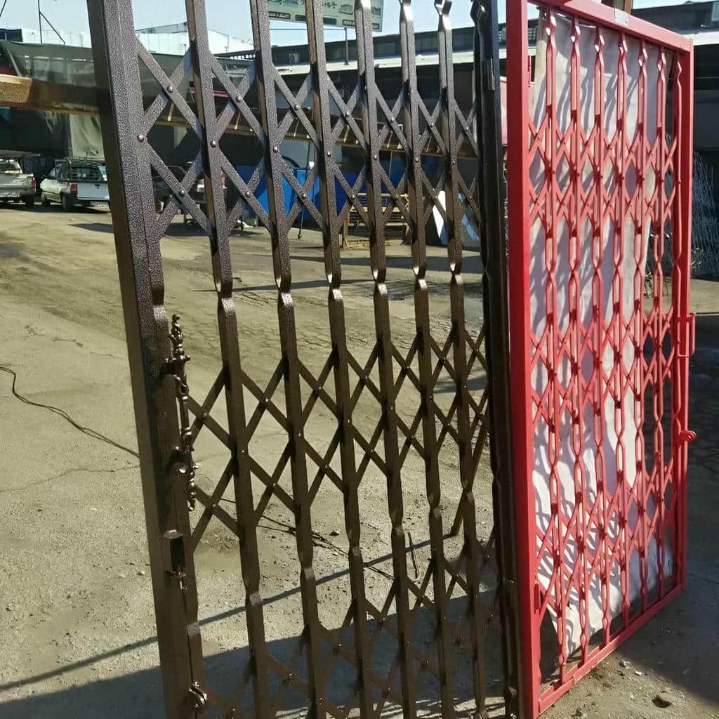 حفاظ درب ورودی سفارشی با طراحی معماری