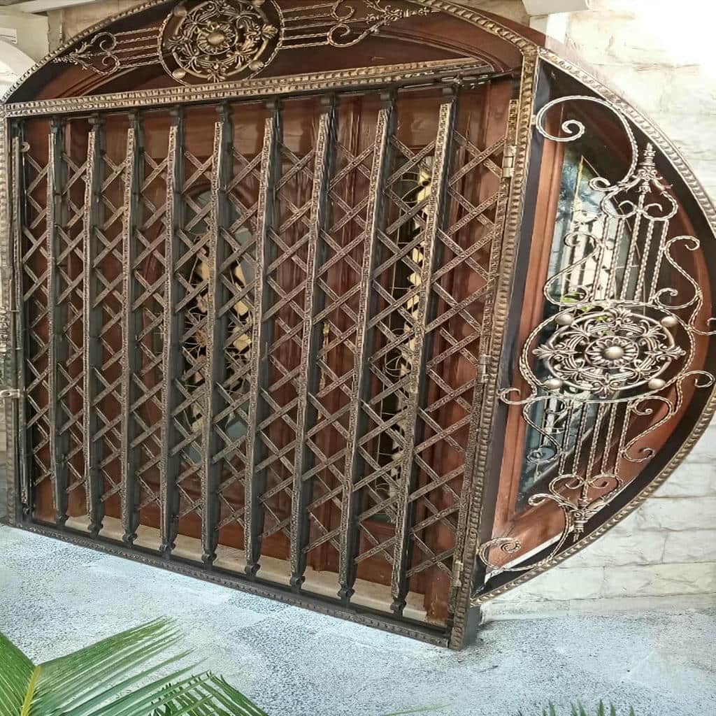درب آکاردئونی ضد سرقت با قفل امنیتی