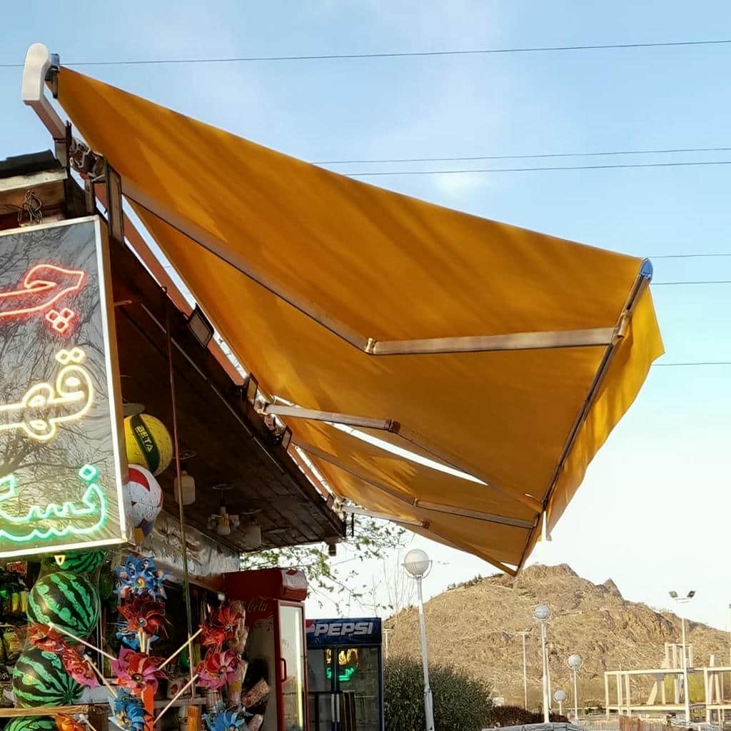 سایبان برقی اتوماتیک با کنترل کاربردی فضای ورودی